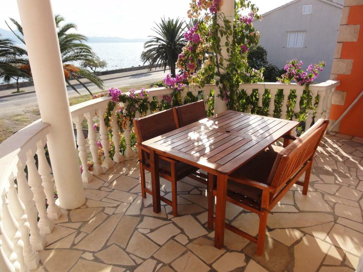 Apartmani Pavlovic Sućuraj Exterior foto